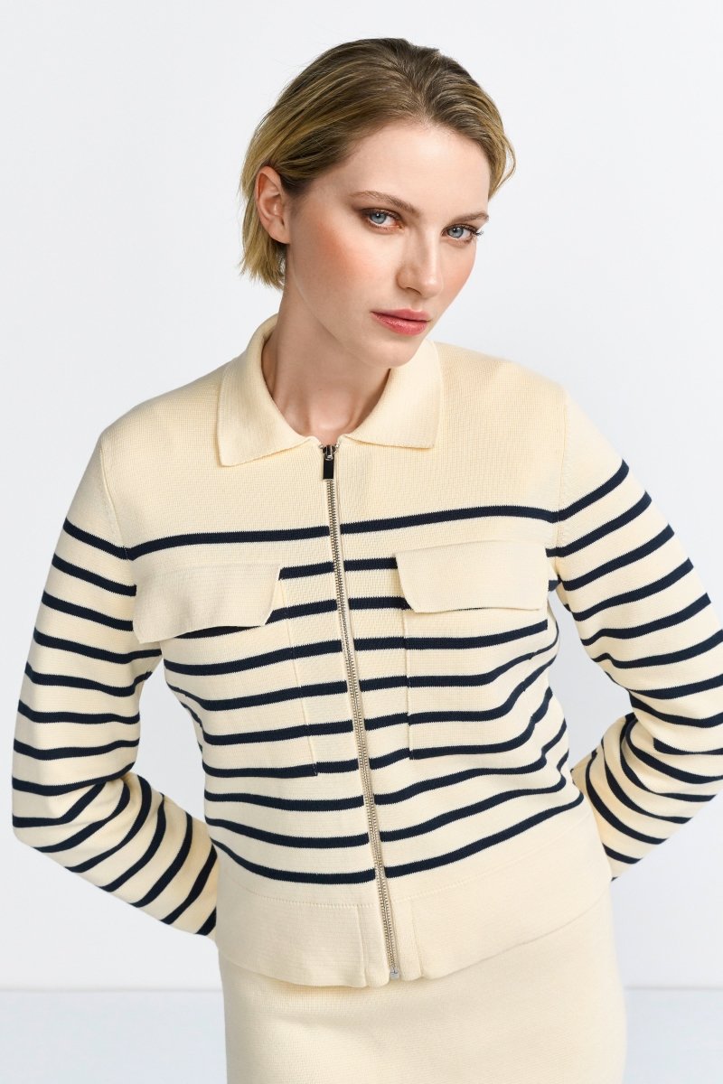 Gestreiftes Strickjäckchen mit Pattentaschen-Rich & Royal