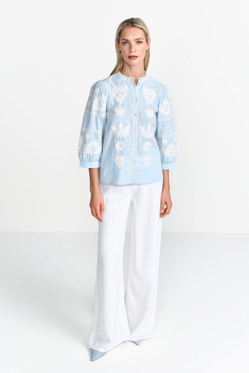 Hellblaue Bluse mit Folklore-Stickerei-Rich & Royal