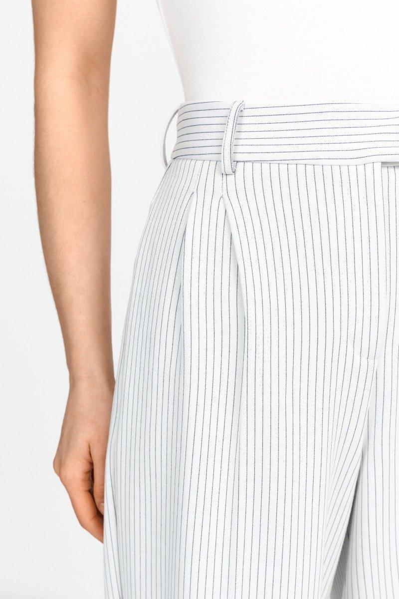 Weiße Anzughose mit Nadelstreifen-Rich & Royal