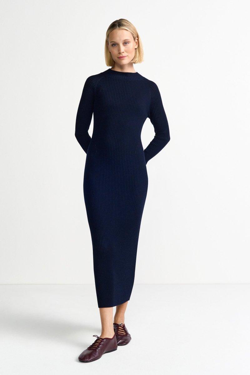 Langes Strickkleid mit Raglanärmeln