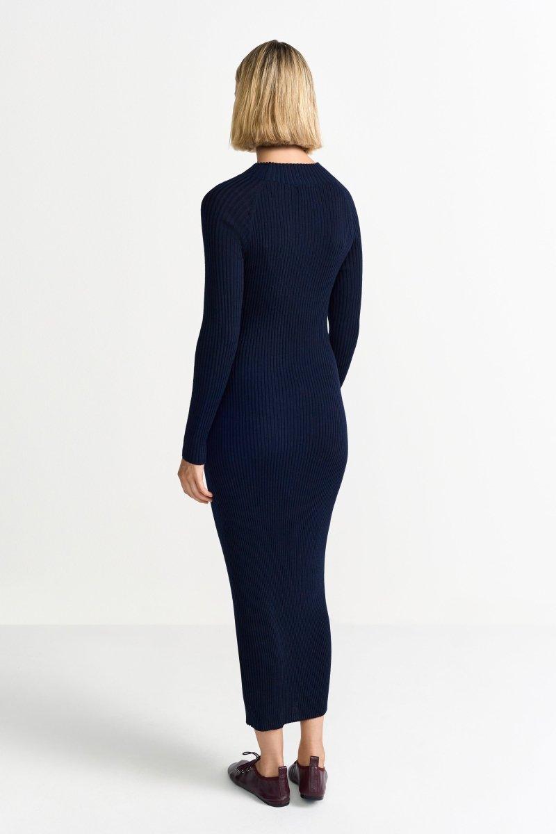 Langes Strickkleid mit Raglanärmeln