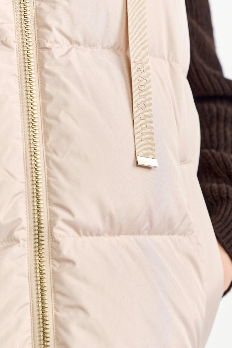 Lange Steppweste mit Kapuze-Rich & Royal