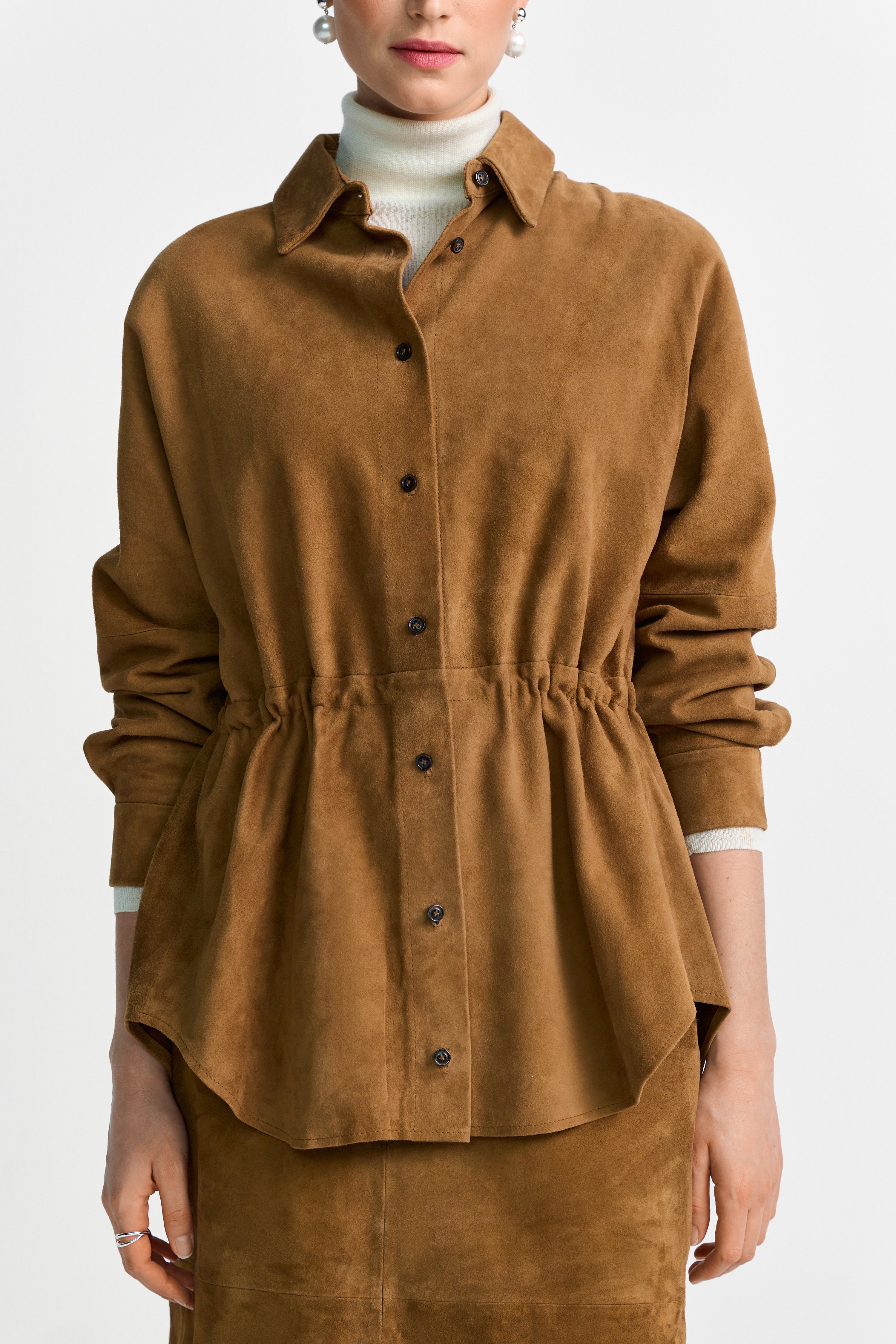 Cognacbraune Hemdjacke aus Velours-Rich & Royal