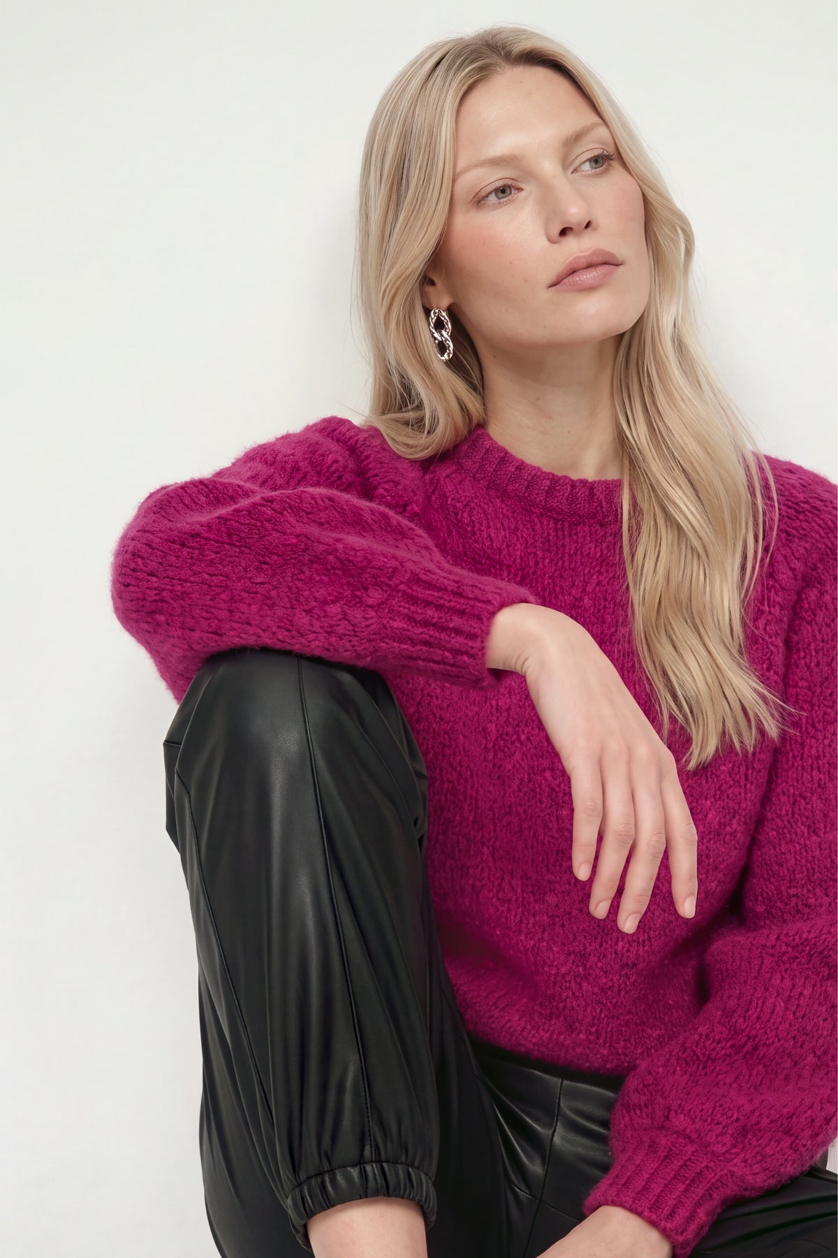 Grobstrickpullover mit Ballonärmeln