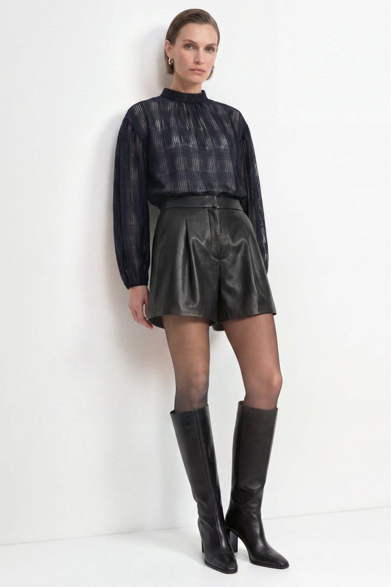 Shorts in Lederoptik-Rich & Royal