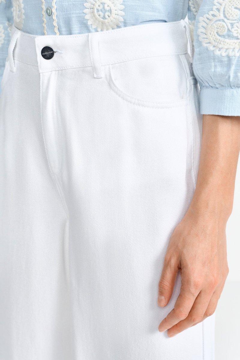 Weite High-Waist-Jeans in Weiß-Rich & Royal