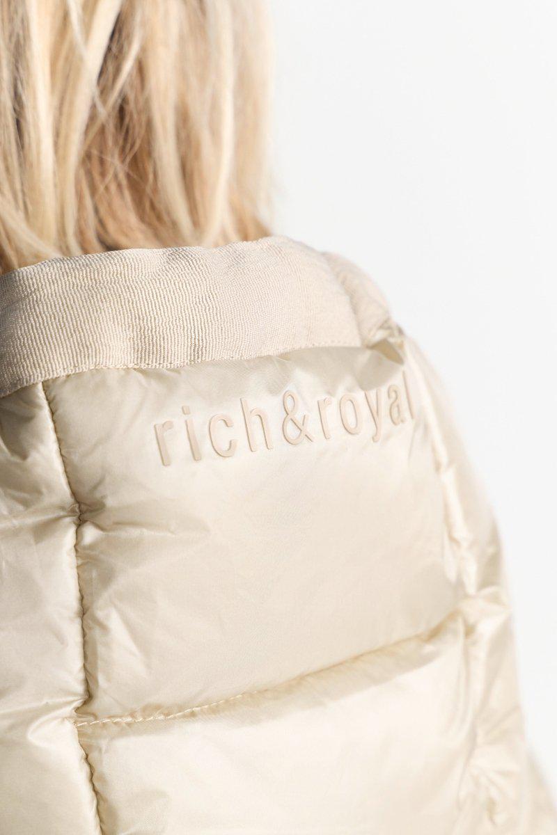 Glänzende Steppjacke-Rich & Royal