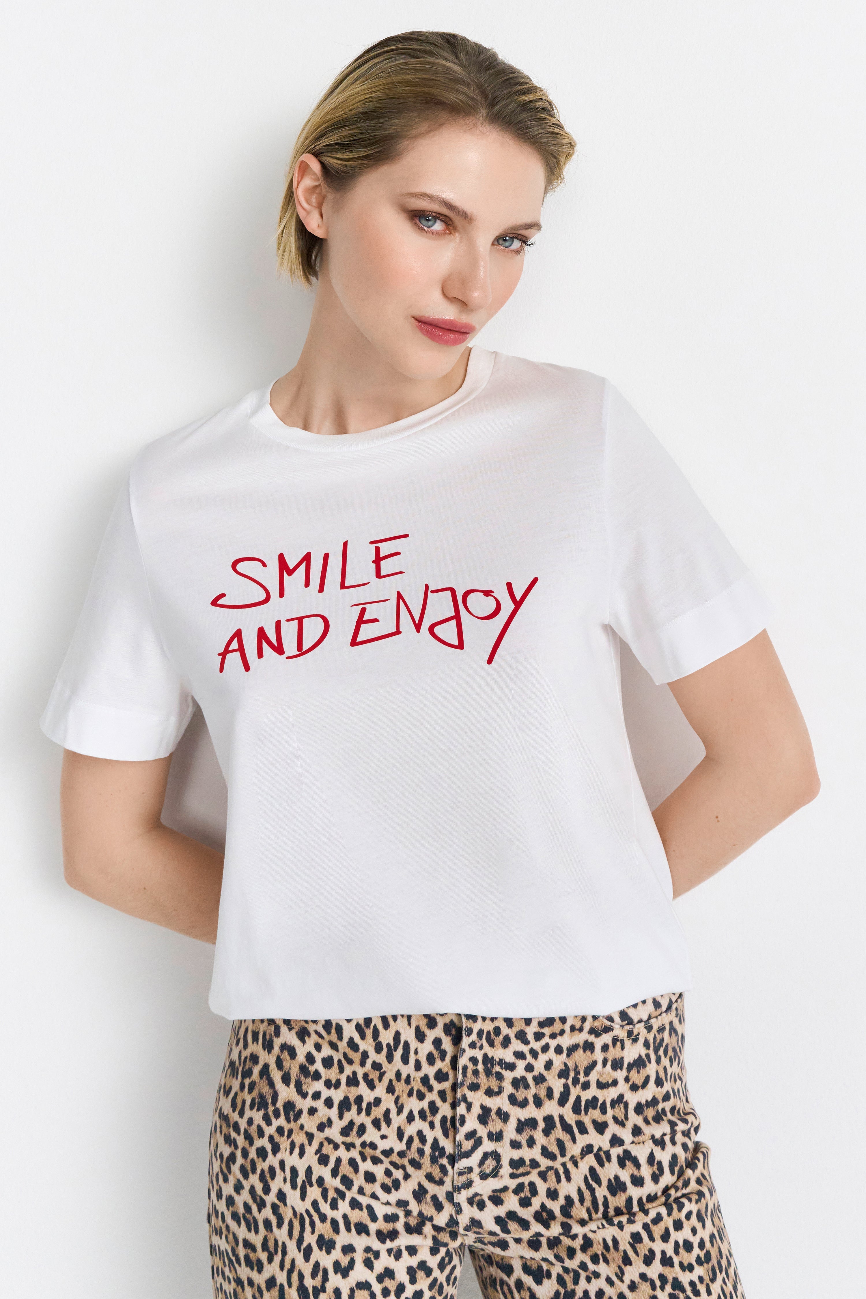 T-Shirt mit rotem Slogan-Rich & Royal