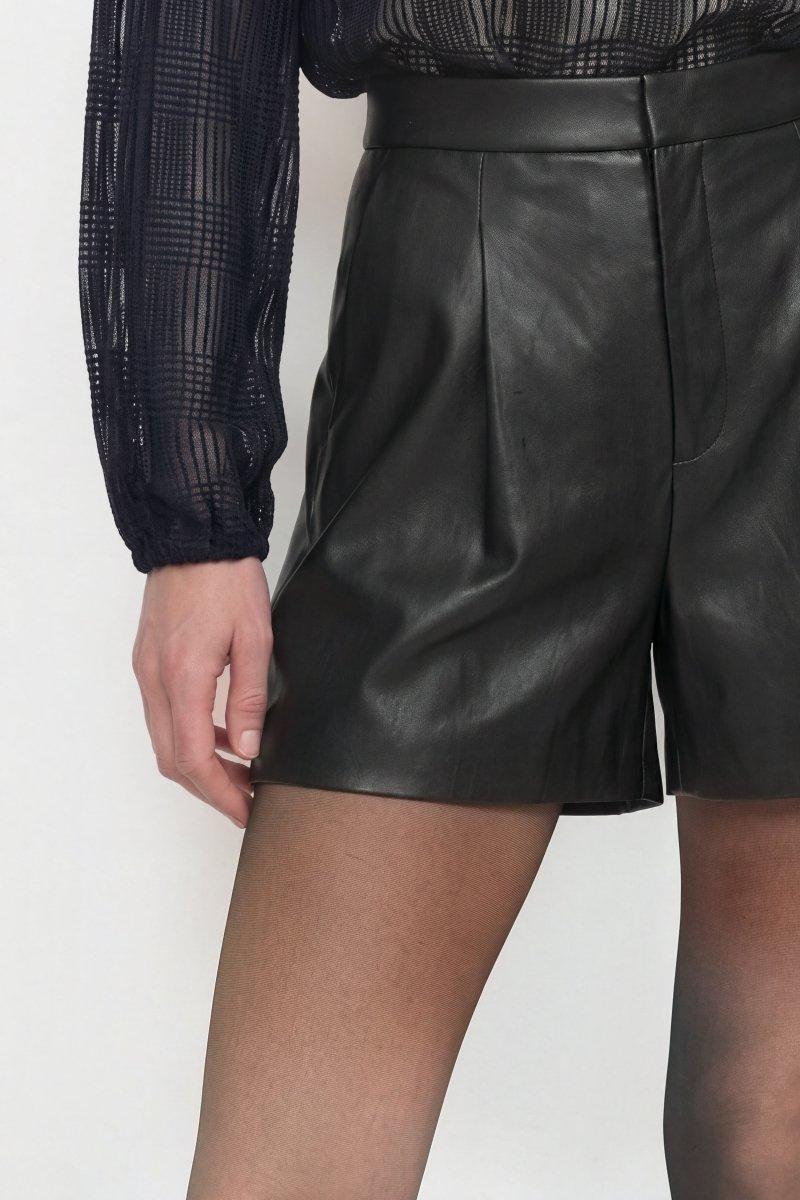 Shorts in Lederoptik-Rich & Royal