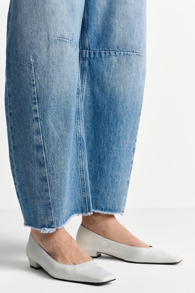 High-Waist Barrel-Leg Jeans-Rich & Royal