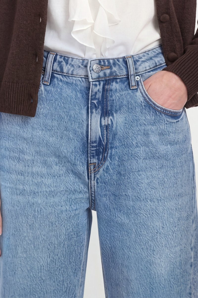 Hellblaue Jeans im Loose Fit
